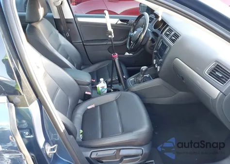 2017 Volkswagen Jetta 1.4T Se z USA, uszkodzony, nr VIN 3VWDB7AJ8HM394865